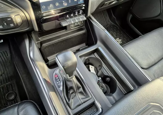 RAM 1500 Crew Cab Laramie