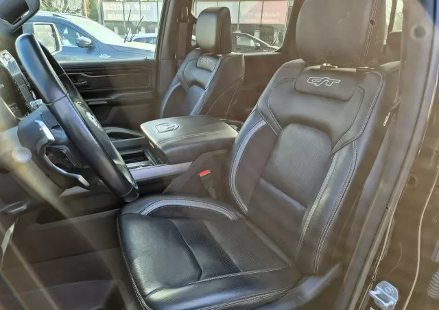 RAM 1500 Crew Cab Laramie