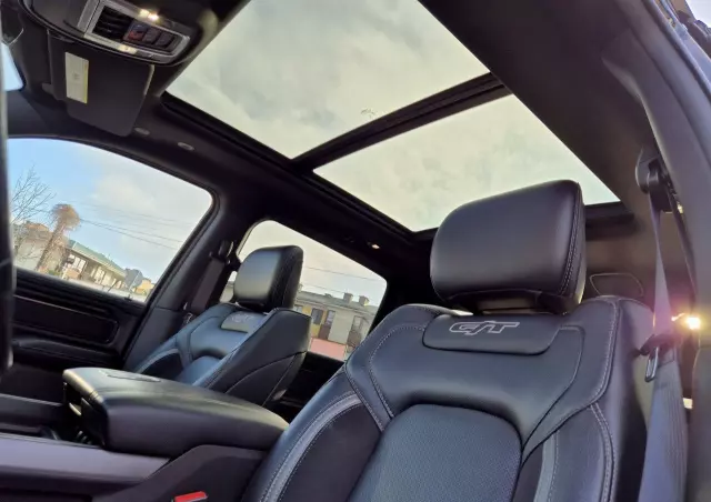 RAM 1500 Crew Cab Laramie