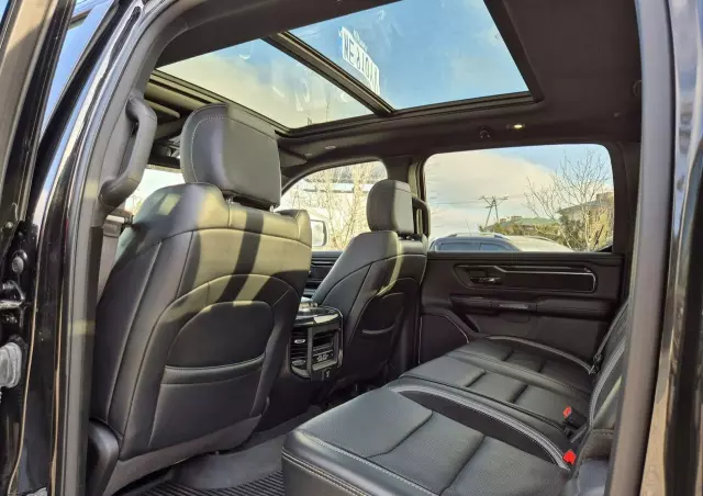 RAM 1500 Crew Cab Laramie