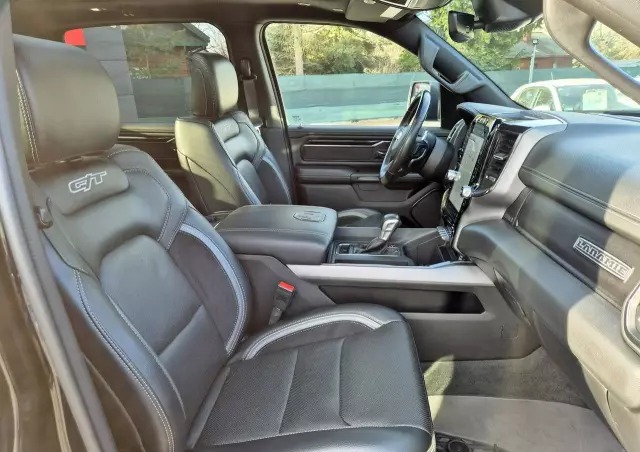 RAM 1500 Crew Cab Laramie