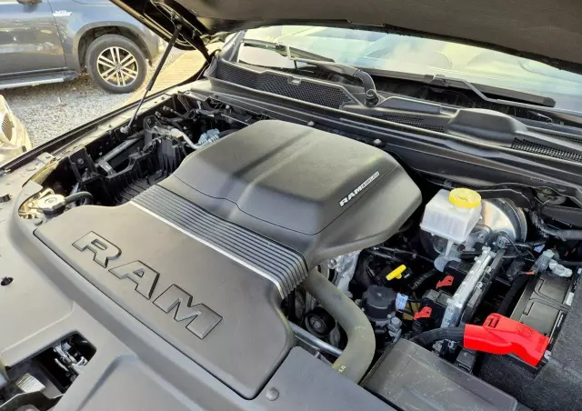 RAM 1500 Crew Cab Laramie