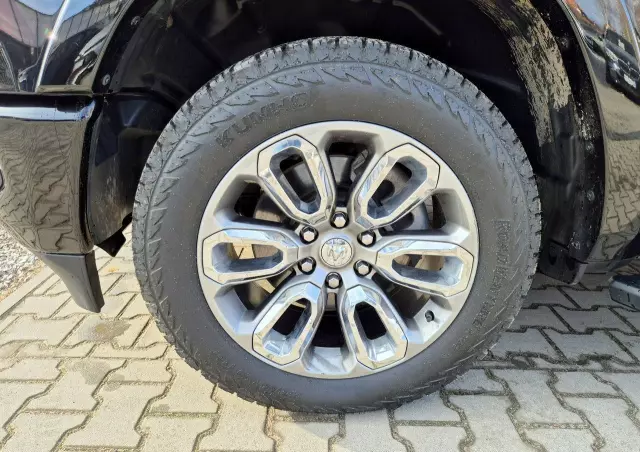 RAM 1500 Crew Cab Laramie