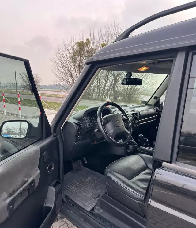 LAND ROVER Discovery 