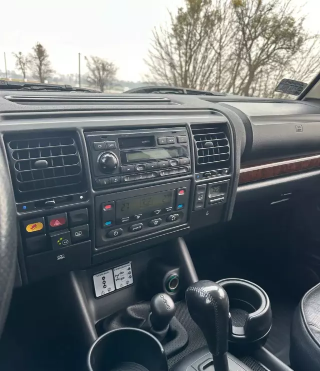 LAND ROVER Discovery 