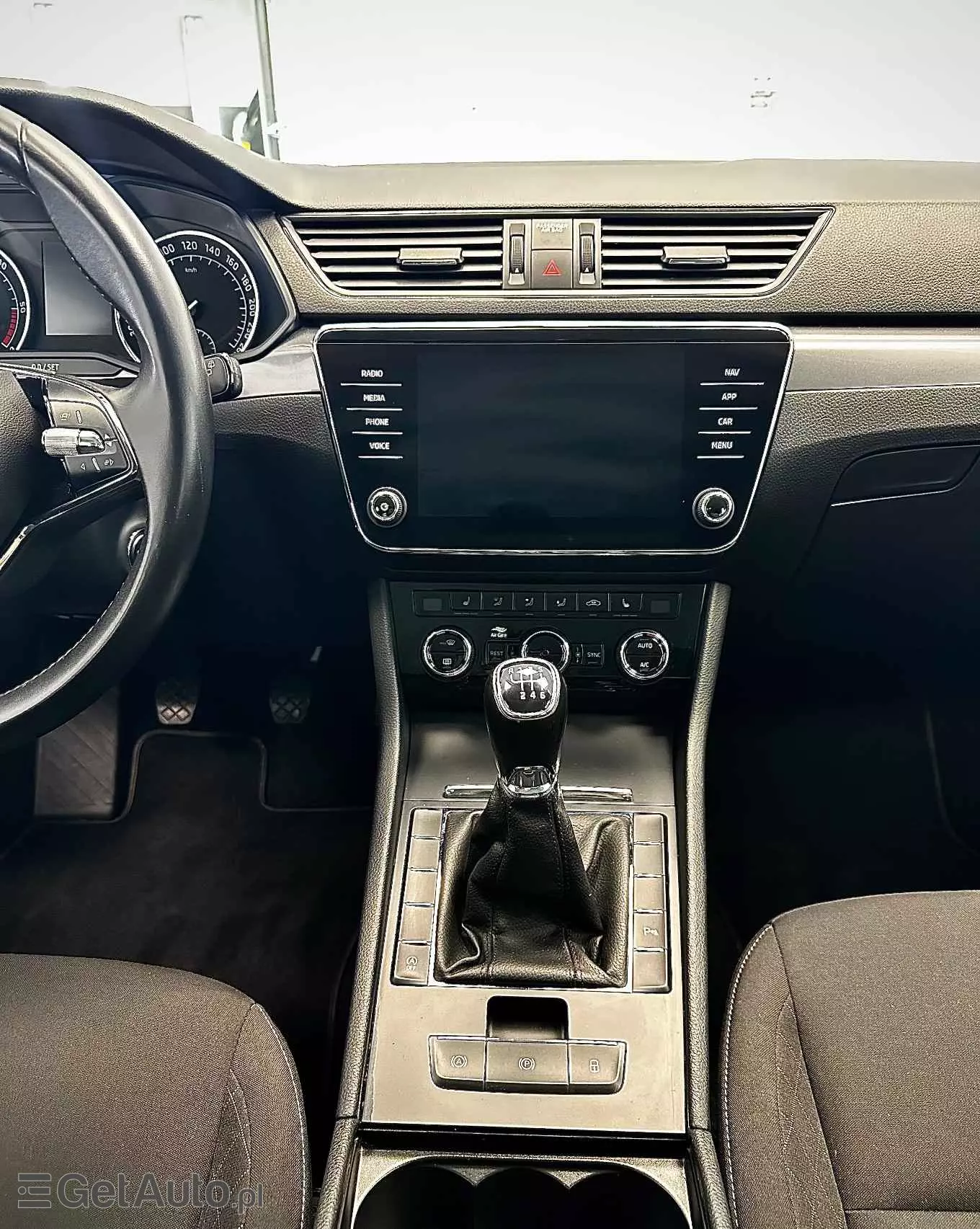SKODA Superb 2.0 TDI SCR Active