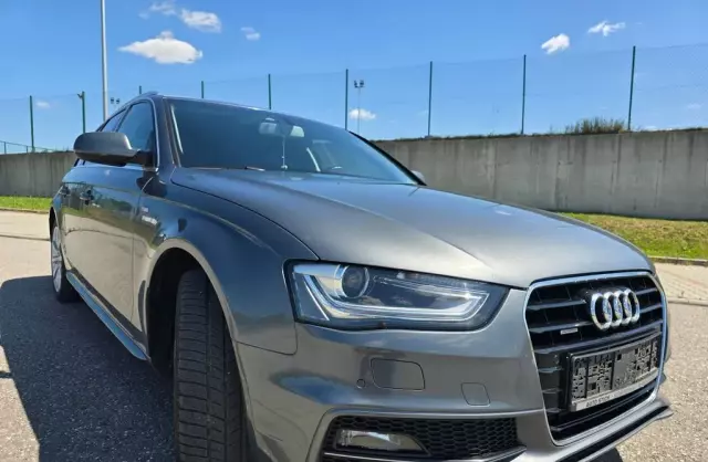 AUDI A4 