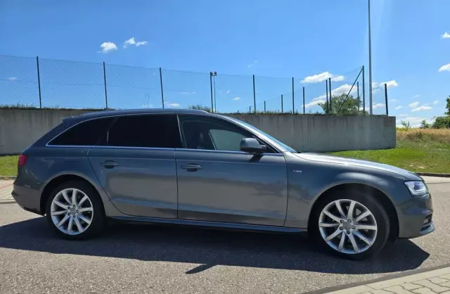 AUDI A4 