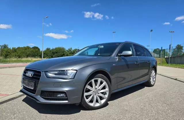 AUDI A4 