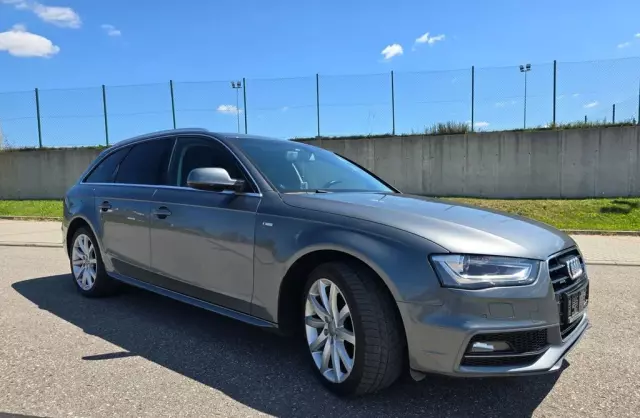 AUDI A4 