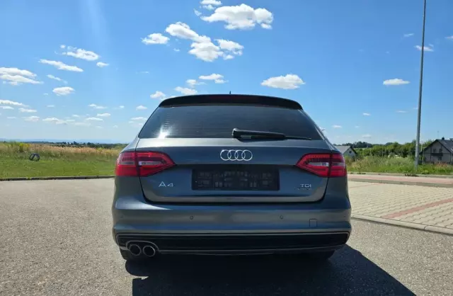 AUDI A4 