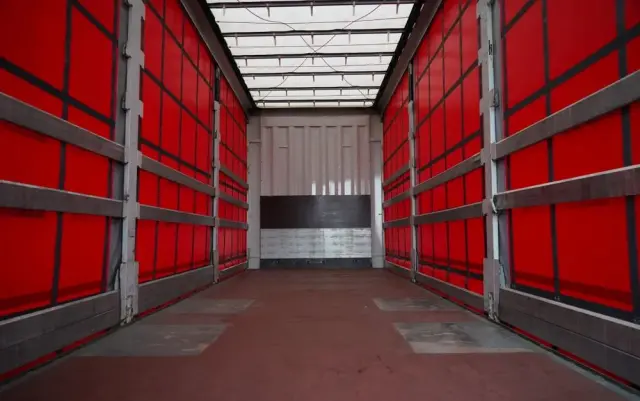 SCANIA S 460 / FIRANKA  8,1 M / 60 M3 / SOLÓWKA / 6X2 / OŚ PODNOSZONA / SKRĘTNA 