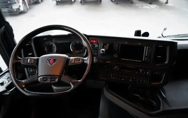 SCANIA S 460 / FIRANKA  8,1 M / 60 M3 / SOLÓWKA / 6X2 / OŚ PODNOSZONA / SKRĘTNA 