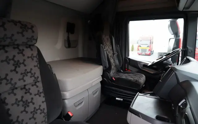 SCANIA S 460 / FIRANKA  8,1 M / 60 M3 / SOLÓWKA / 6X2 / OŚ PODNOSZONA / SKRĘTNA 