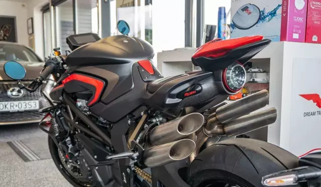 MV AGUSTA Rush 1000 