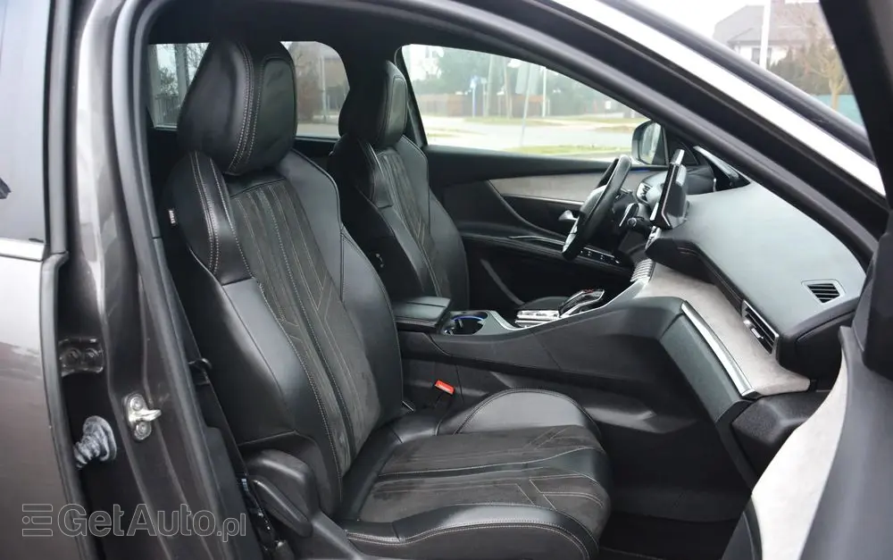 PEUGEOT 5008 BlueHDi 130 EAT8 GT