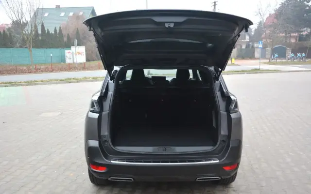 PEUGEOT 5008 BlueHDi 130 EAT8 GT