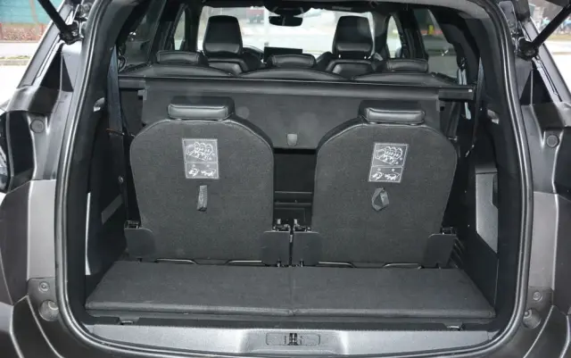 PEUGEOT 5008 BlueHDi 130 EAT8 GT