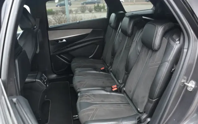 PEUGEOT 5008 BlueHDi 130 EAT8 GT