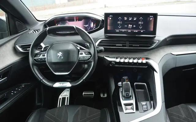 PEUGEOT 5008 BlueHDi 130 EAT8 GT