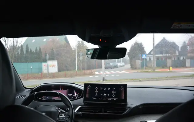 PEUGEOT 5008 BlueHDi 130 EAT8 GT