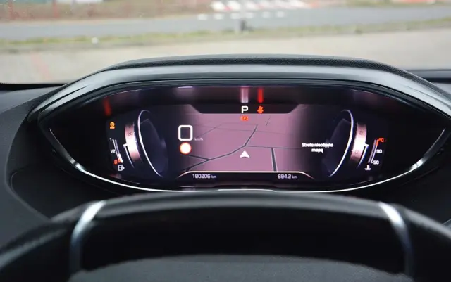 PEUGEOT 5008 BlueHDi 130 EAT8 GT