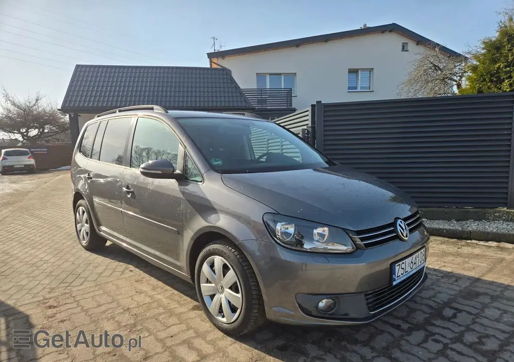 VOLKSWAGEN Touran 