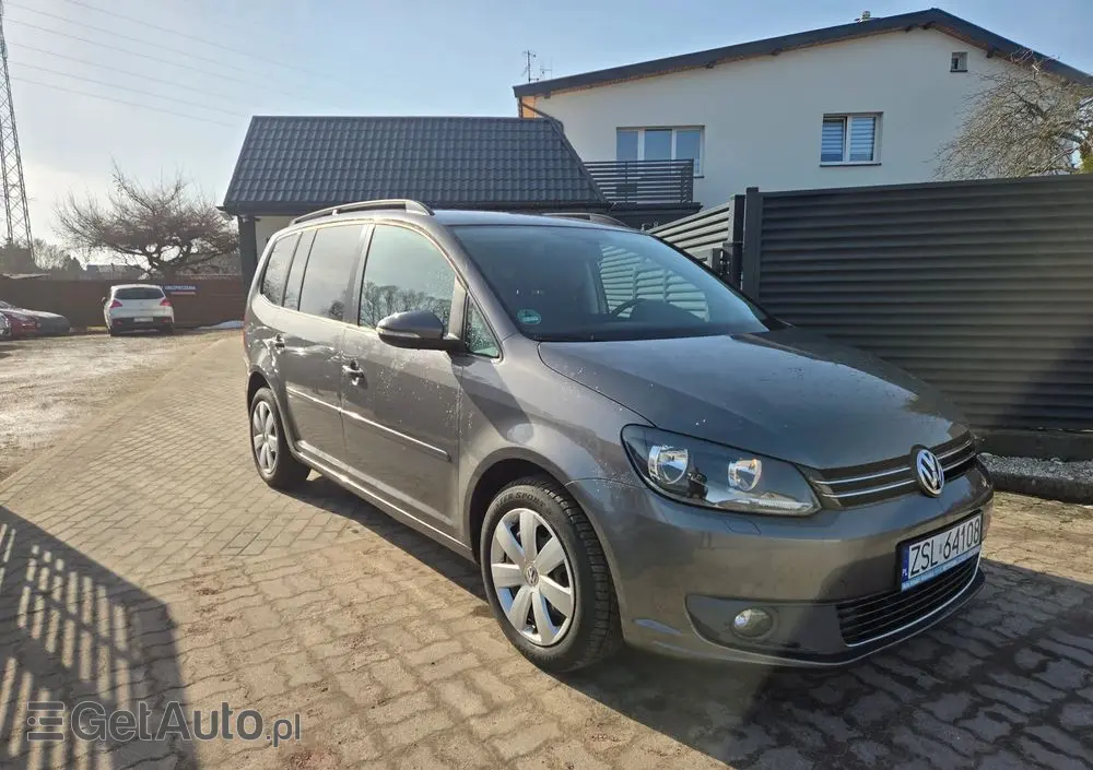 VOLKSWAGEN Touran 