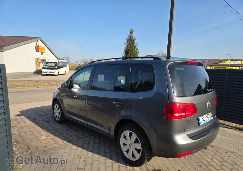 VOLKSWAGEN Touran 