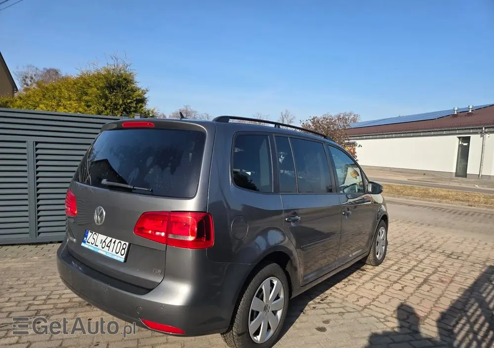 VOLKSWAGEN Touran 