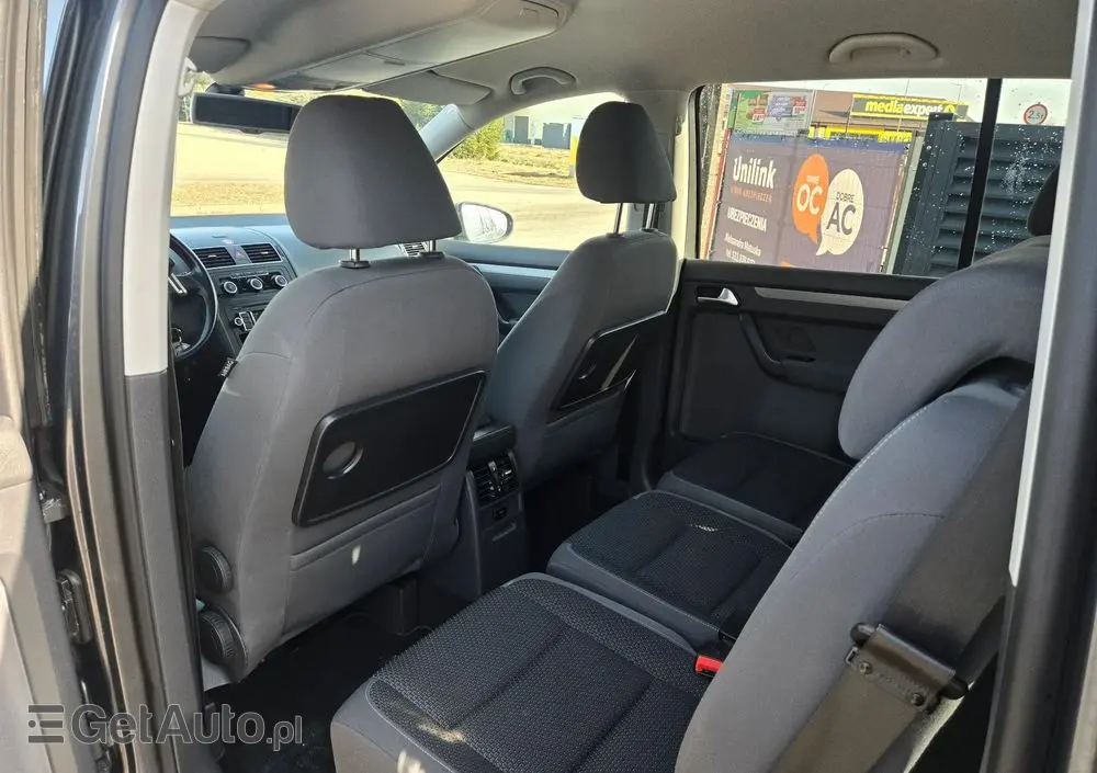 VOLKSWAGEN Touran 