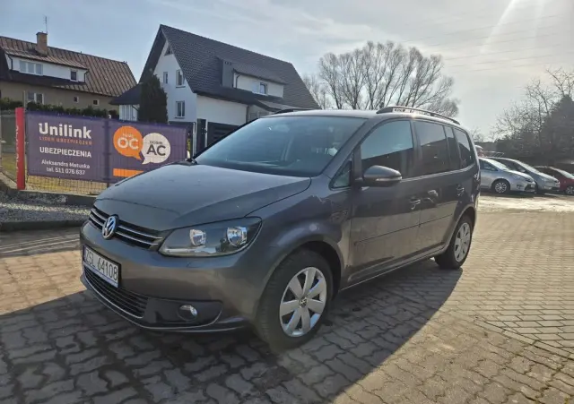VOLKSWAGEN Touran 