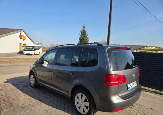 VOLKSWAGEN Touran 