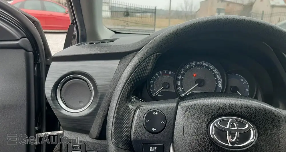 TOYOTA Auris 1.33 VVT-i Life