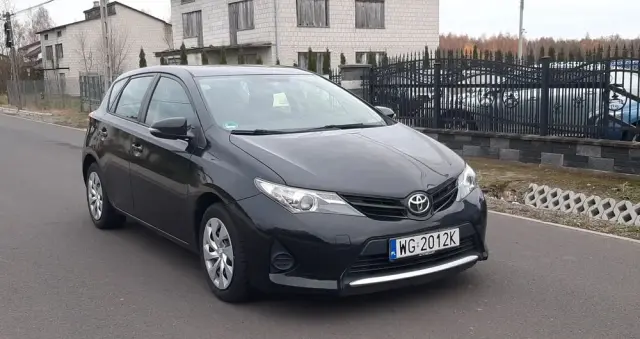 TOYOTA Auris 1.33 VVT-i Life