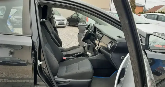 TOYOTA Auris 1.33 VVT-i Life