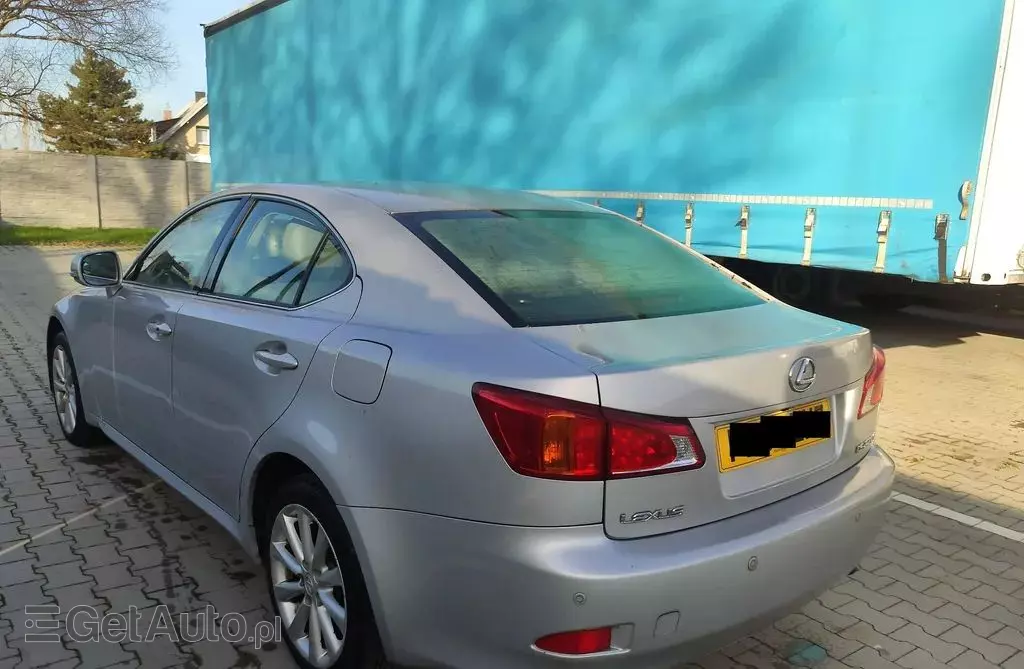 LEXUS IS 