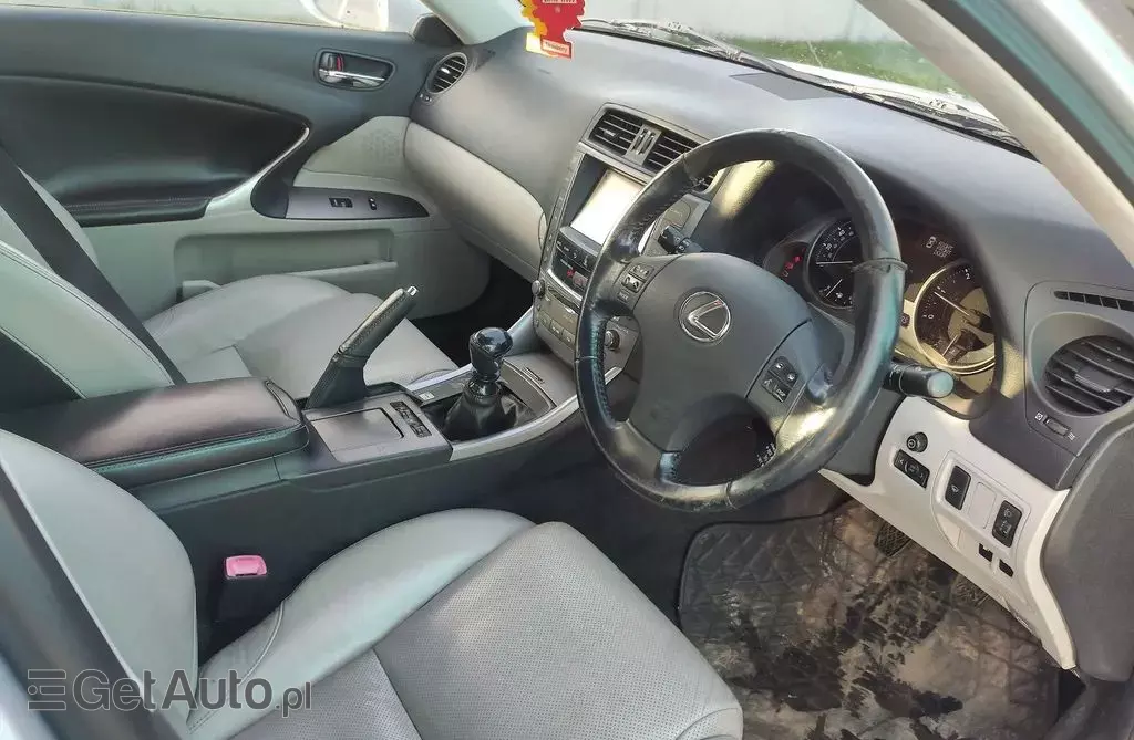 LEXUS IS 