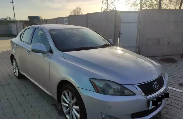 LEXUS IS 