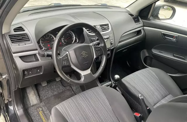 SUZUKI Swift 