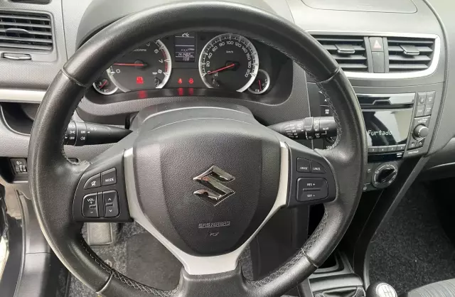 SUZUKI Swift 