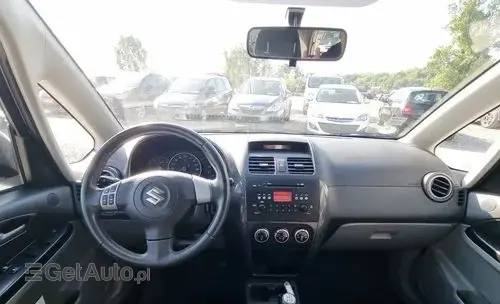 SUZUKI SX4 