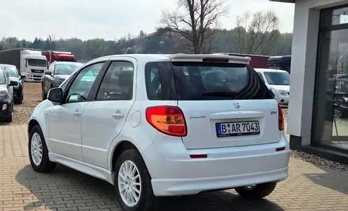 SUZUKI SX4 