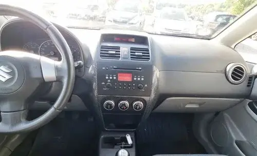 SUZUKI SX4 