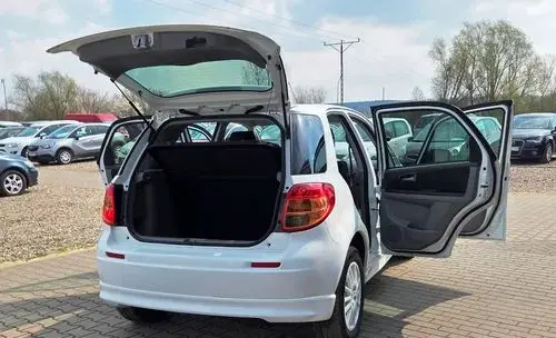 SUZUKI SX4 