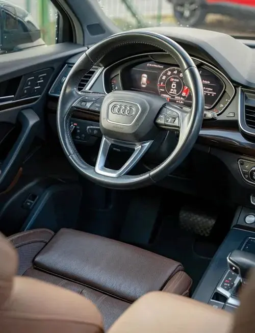 AUDI Q5 