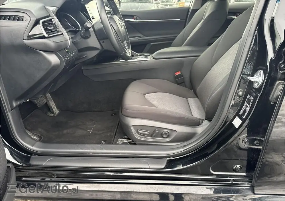 TOYOTA Camry 2.5 Hybrid Comfort CVT