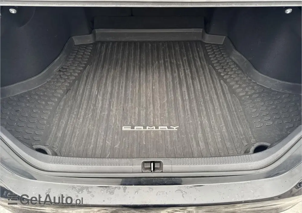 TOYOTA Camry 2.5 Hybrid Comfort CVT