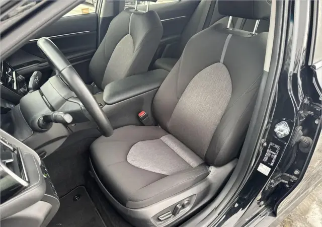 TOYOTA Camry 2.5 Hybrid Comfort CVT