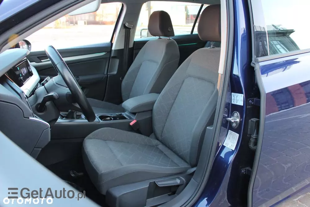 VOLKSWAGEN Golf VIII 1.0 TSI Life